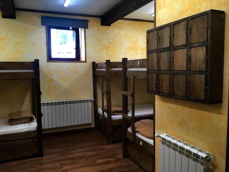 Albergue Villa De Бульнес Экстерьер фото